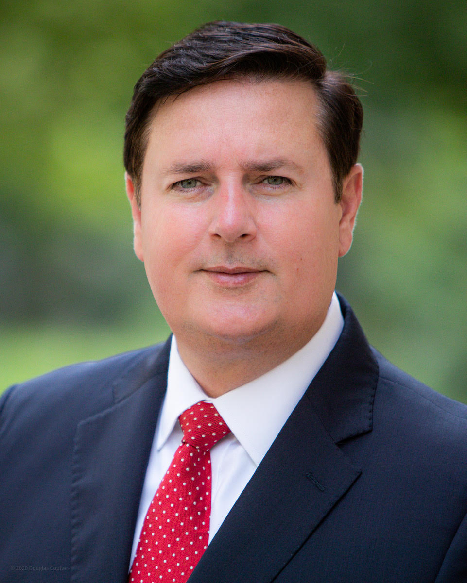 Headshot of Derrick Dickey